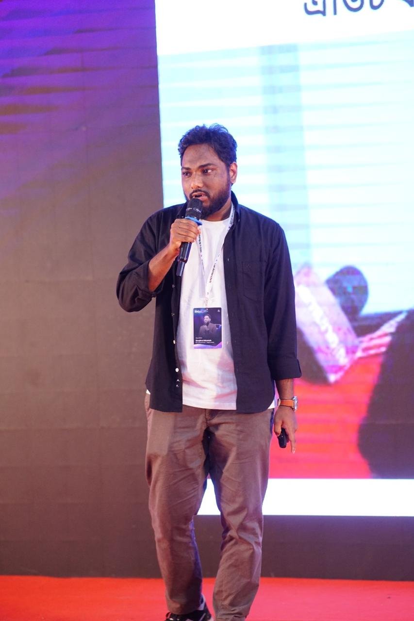 Saqline Mostak: Speaking on stage at SEO Summit Bangladesh 2025